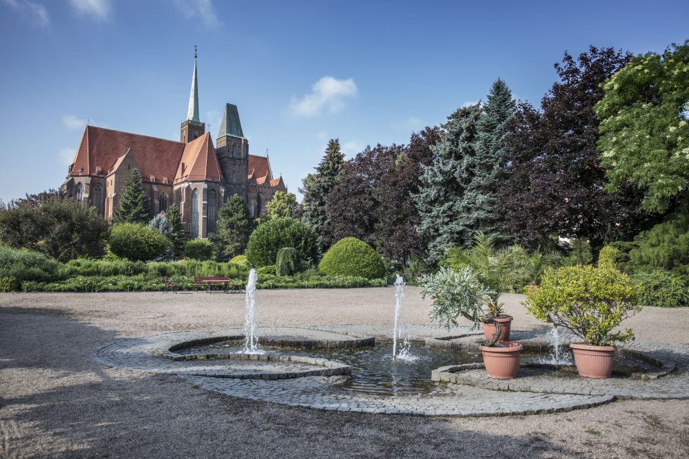 widok małej fontanny 